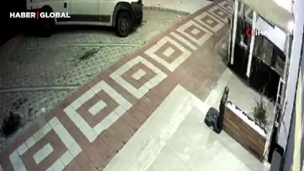 Büyükçekmece’de şiddetli rüzgar çadırı böyle uçurdu