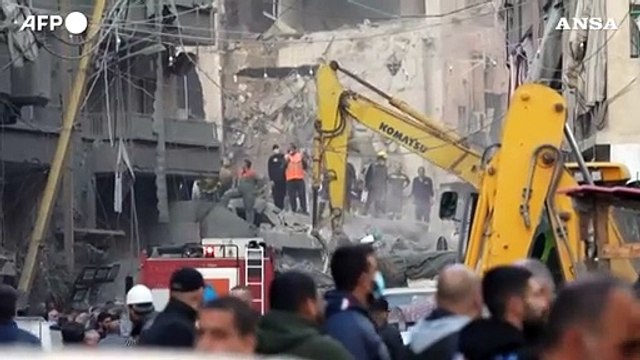 Raid israeliano nel centro di Beirut, distrutto un edificio di 8 piani
