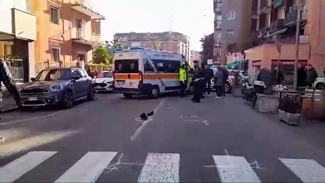Cesano Boscone, incidente in via Roma: pedone investito