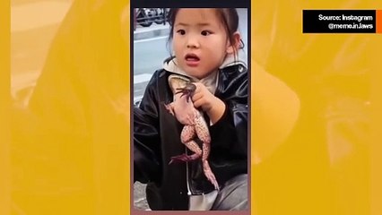 Hulvaton video: tyttö tekee ällöttävän virheen nuollessaan jäätelöä sammakko kädessä