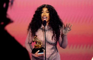 SZA gets "nervous" about "dying alone"