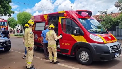 Fiat Fiorino de petshop tomba após colisão com Fiat Toro no Alto Alegre