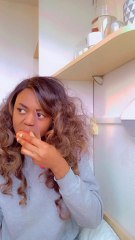 Kaki first taste of persimmon- manger un kaki première fois