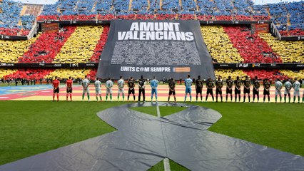 El Valencia se levanta tras el abrazo orgulloso de Mestalla a las víctimas de la DANA