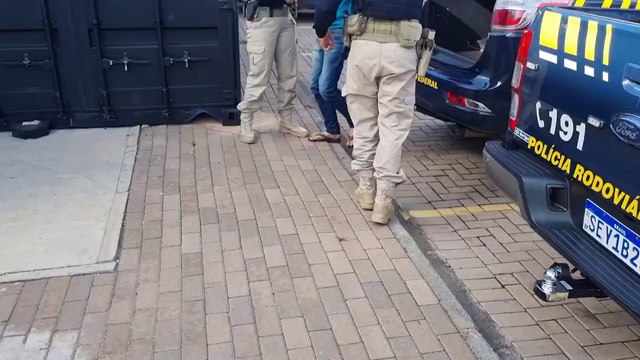 Conduzindo Palio recheado com maconha, homem é detido pela PRF