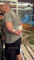 DELEGADO SUPOSTAMENTE EMBRIAGADO É DETIDO APÓS DESACATAR POLICIAL MILITAR: 'VAGABUNDO'; VEJA VÍDEO