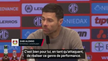 Leverkusen - Xabi Alonso salue la performance de Schick après son coup du chapeau