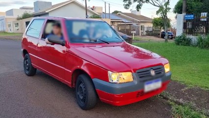 Criança fica ferida ao colidir bicicleta contra Fiat Uno no Santa Felicidade