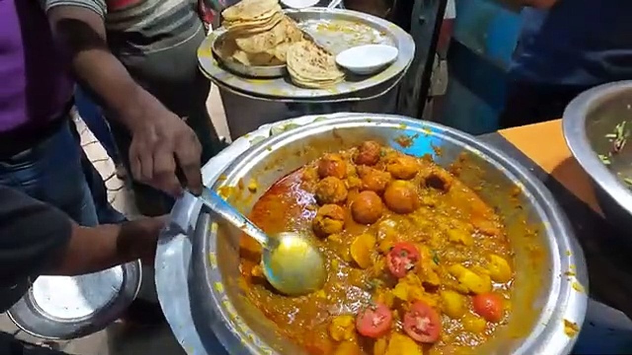 Cheapest Food Of Kolkata | Paratha Ghugni Aloo Dum & Chicken Stew ONLY ₹30 | Indian Street Food