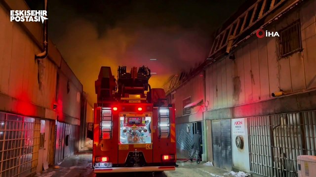 Eskişehir'de sanayi sitesinde yangın: Atölye alevlere teslim oldu