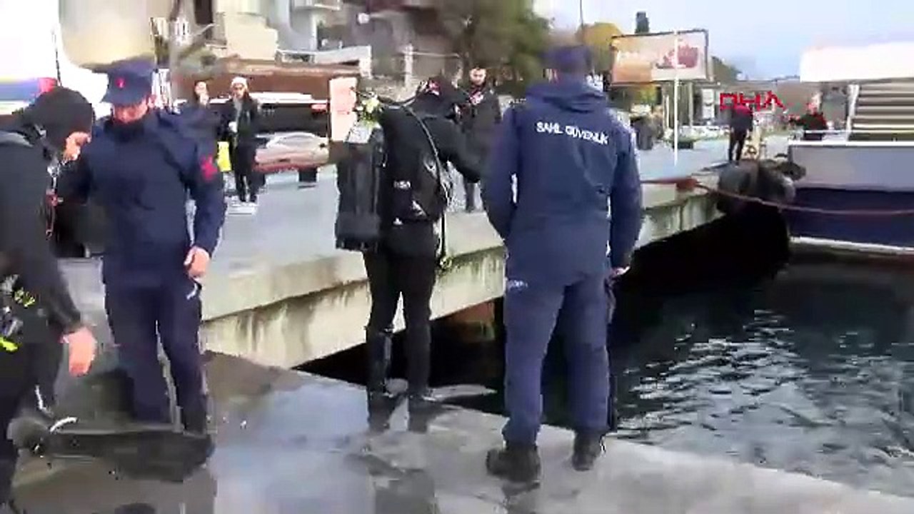 İstanbul Boğazı'nda denize düşen ve atlayan 2 kişi boğazda kayboldu