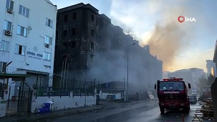 İstanbul'da gece boyunca yanan fabrikada çökme riski