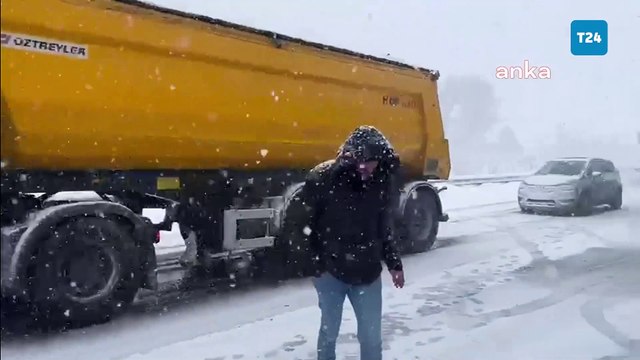 Şiddetli kar yağışı nedeniyle Ankara-İstanbul yolu üzerinde trafik kazaları yaşandı, trafik durdu!