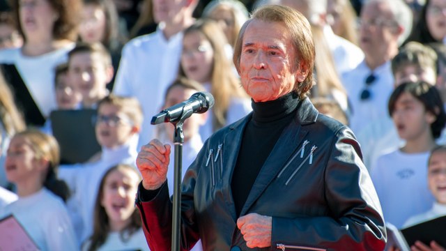 Raphael canta en Linares, su ciudad natal