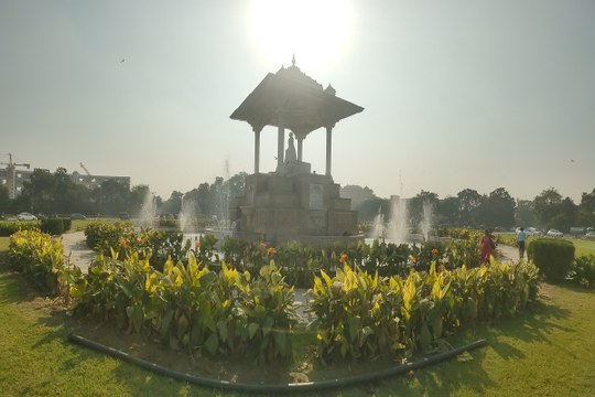 Rajasthan Weather : गुलाबी नगर के मौसम में हल्की गर्माहट, पूर्वी जिलों में तेज सर्दी का दौर