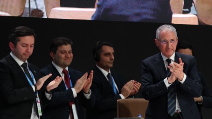 La COP29 alcanza un acuerdo: "Dudaban de que pudiéramos conseguirlo"