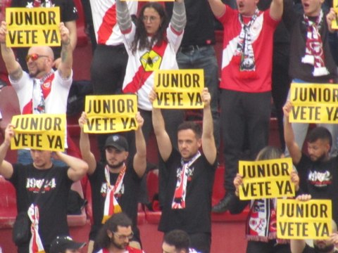 Las aficiones de Sevilla y Rayo, unidas contra sus directivas