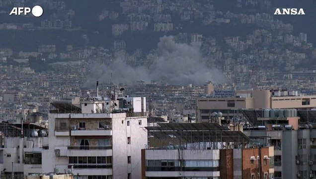 Libano, nuovo attacco israeliano a Beirut sud: colonne di fumo in cielo