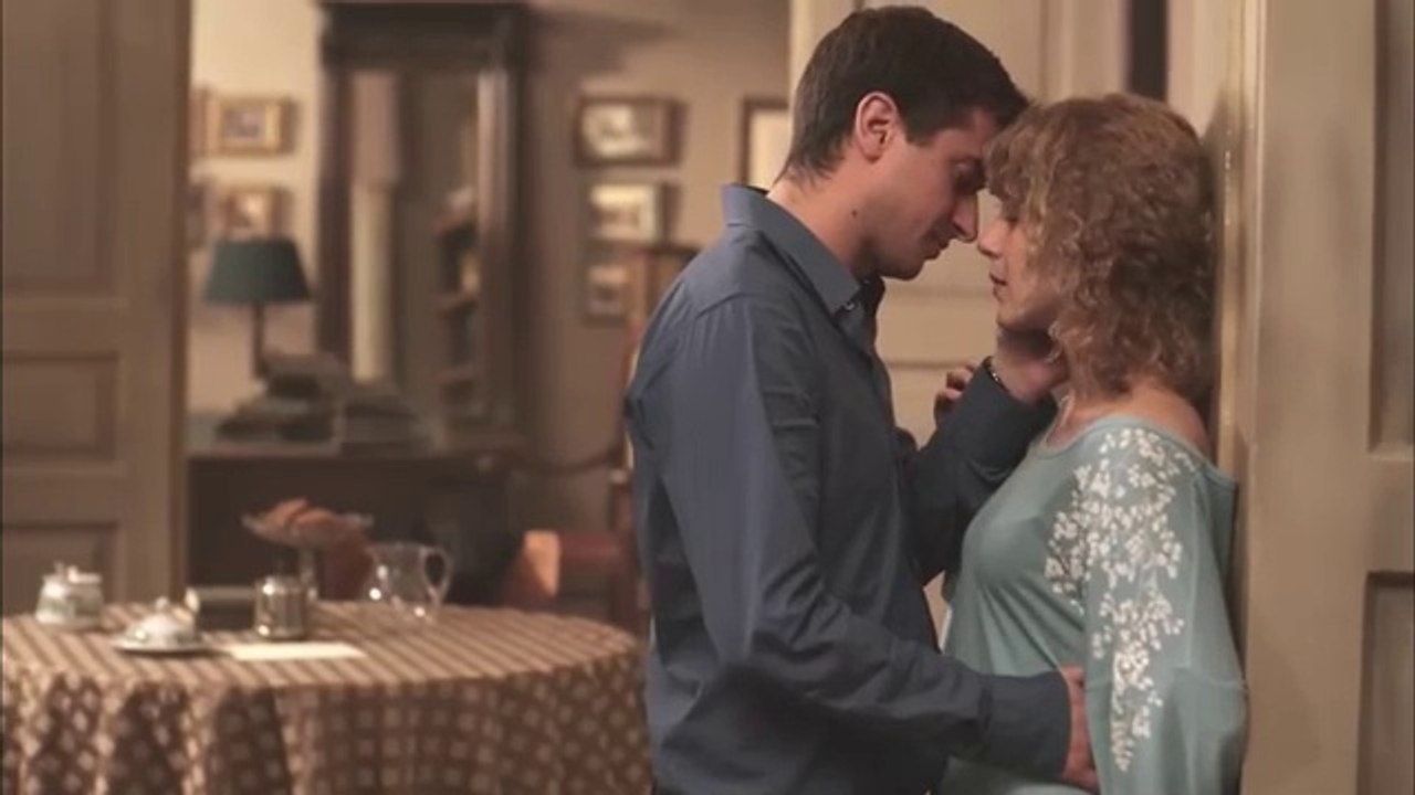 Aik Lerkay Ki shadi Hunay wali ha wo Lift ma aik lerki kay sath Phas jata ha aur ussay pyar hujata ha English to Hindi Dubbed,,,,,aik do taise