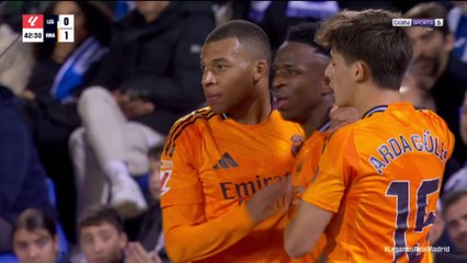 Vinicius Jr. offre le but à Kylian Mbappé !
