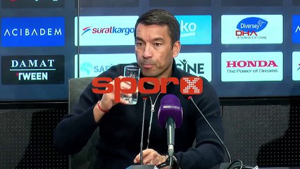 Van Bronckhorst: "Kararları ben veriyorum; konuşmak istemiyorum"