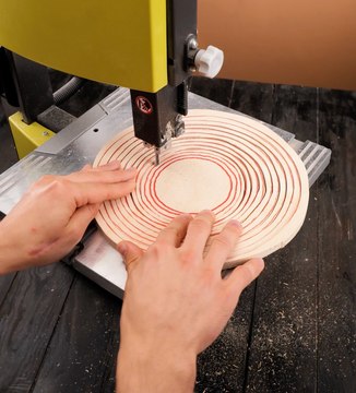 BRICOLAGE DU BOIS : Découvrez la beauté du travail du bois !