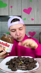 Sugar overload! Oreo smothered in Nutella! 🍪🍫 #food #hack