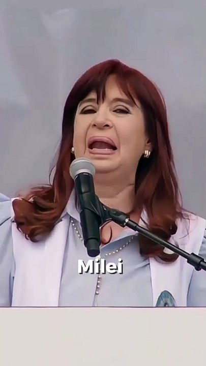 CFK hizo saltar de su silla a Sturzenegger: "A ver Milei, ya que sos tan guapo..."