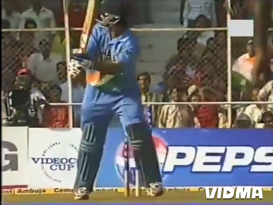 GAUTAM GAMBHIR 103 RUNS VS SRILANKA 3RD ODI @ AHMEDABAD IN 2005.