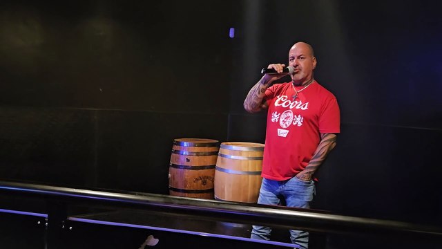 BILLY IDOL - DANCING WITH MYSELF (PERFORMED LIVE AT THE WESTERNER)