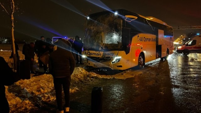 Kayseri'de işçi servisi ile yolcu otobüsü çarpıştı: Yaralılar var