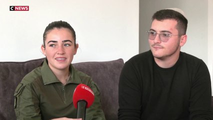 Israël : des jeunes réservistes de l'armée se marient malgré le conflit