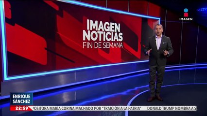 Encienden las luces navideñas en los Campos Elíseos, en París, Francia