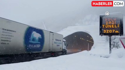 Bolu ve Düzce'de kar kalınlığı 1 metreye ulaştı