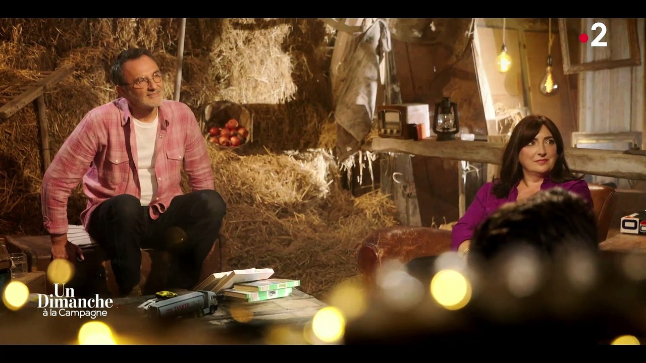 L’acteur Dany Boon raconte dans "Un dimanche à la campagne" sur France 2 avoir subi en Algérie "le racisme contre les Kabyles et contre les Français" - Regardez