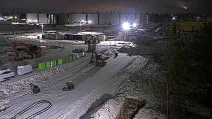 Kargo uçağı evin üzerine düştü