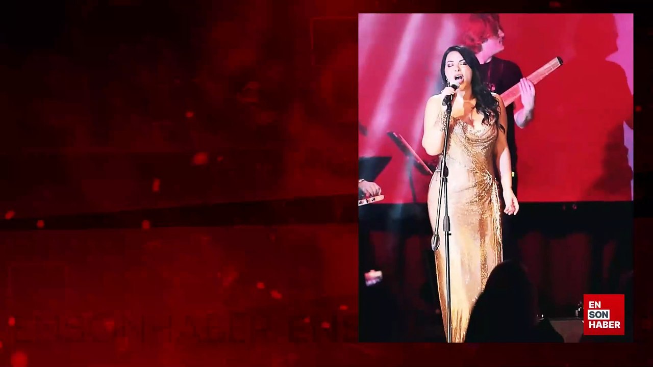 9 kilo veren şarkıcı Zara'nın cesur kıyafet seçimi! Göğüs dekoltesi konuşuldu