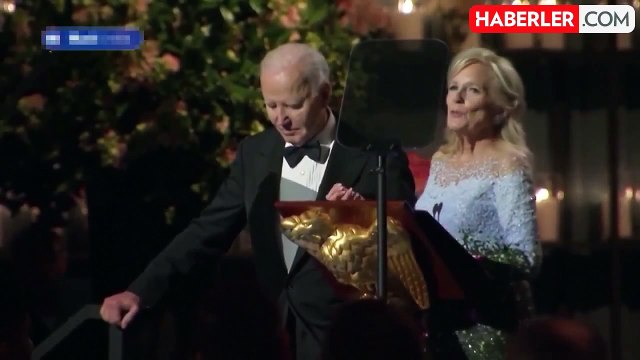 Joe Biden, Beyaz Saray'daki veda yemeğinde gözyaşlarını tutamadı