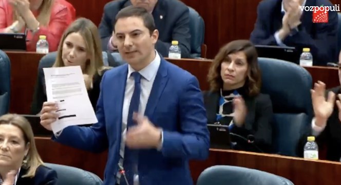 El día que Lobato enseñó el correo del novio de Ayuso en la Asamblea