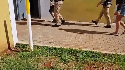 Homem detido por agressão no Pioneiros Catarinenses: vítima aciona PM