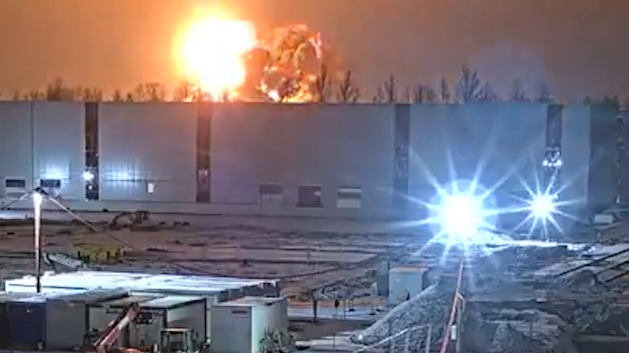 Muere un piloto español en este accidente de avión cerca de un edificio residencial en Lituania