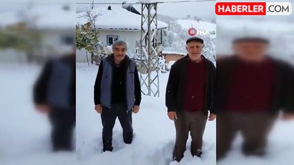 Tokat'ta Köy Halkı Kar Yağışını Türkülerle Karşıladı