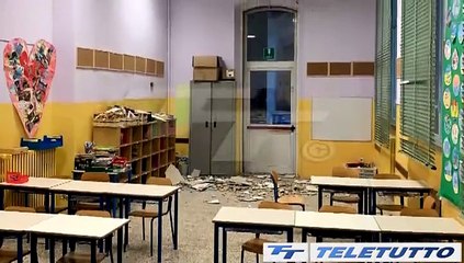 Video News - Crolla il soffitto della scuola, 130 bambini a casa