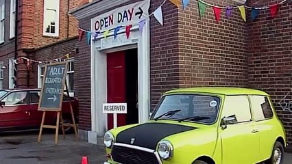 Funny Mr Bean shouts orders at Army Soldiers