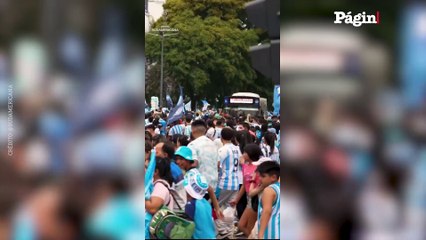La celebración de los hinchas de Racing por la Copa Sudamericana 2024