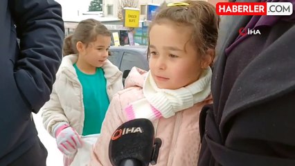 Düzce'de Kar Tatili: Çocuklar Poşetlerle Kayarak Eğlendi