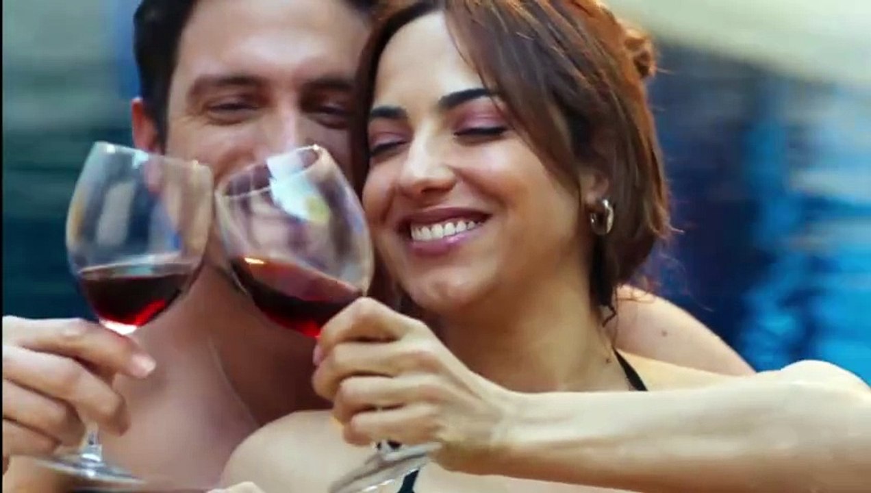 Kiss Scenes_ The Power of Beauty _ Berny and Shaio (David Palacio and Nicole Santamaria)