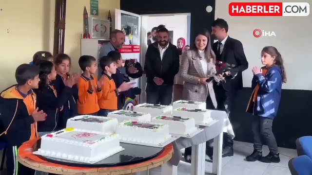 Köy Okulunda Öğretmenler Günü Kutlaması