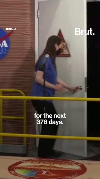 NASA locks 4 volunteers in Mars simulator