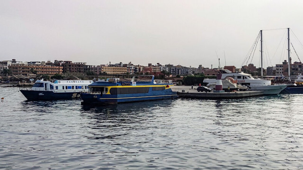 Égypte : un bateau touristique fait naufrage en mer Rouge, les secours recherchent les disparus